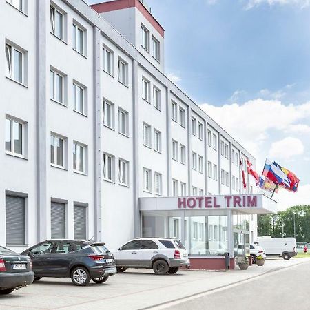 Hotel Trim ปาร์ดูบิตเซ ภายนอก รูปภาพ