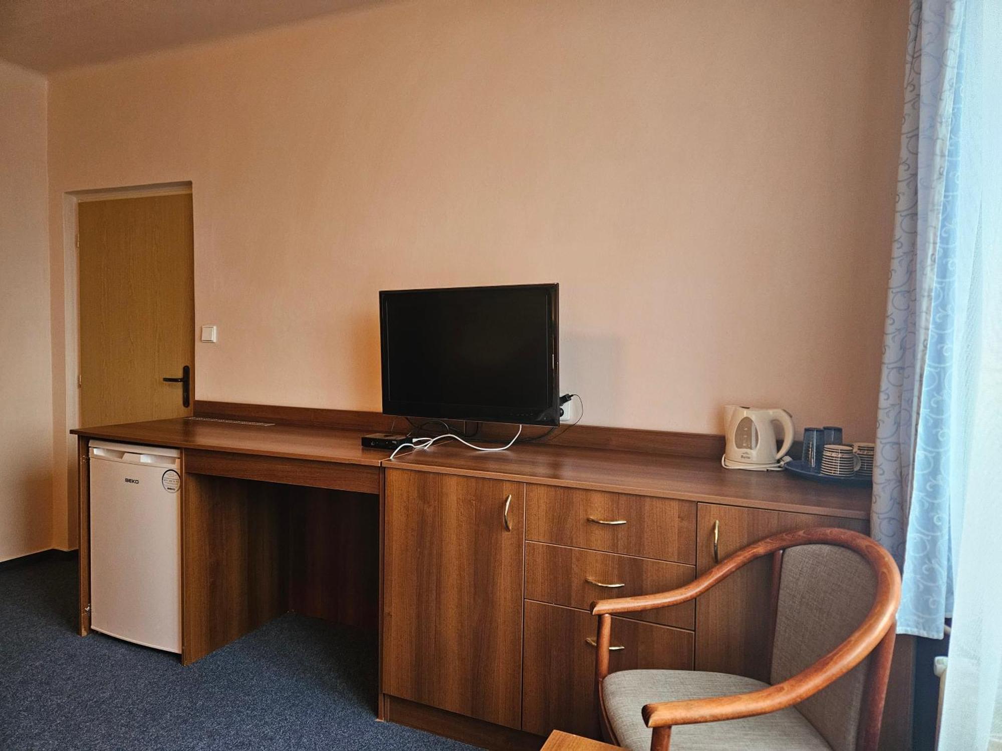 Hotel Trim ปาร์ดูบิตเซ ภายนอก รูปภาพ