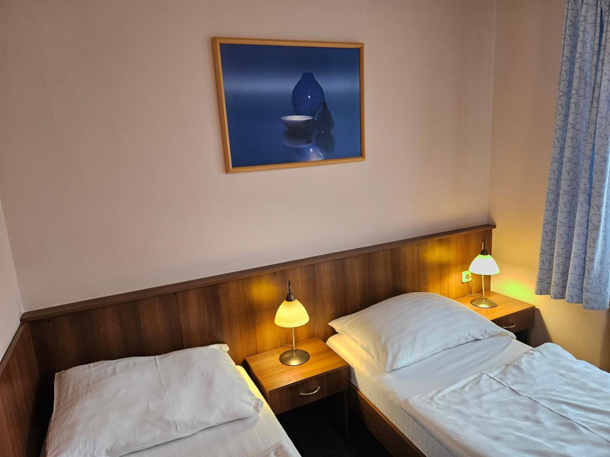 Hotel Trim ปาร์ดูบิตเซ ภายนอก รูปภาพ