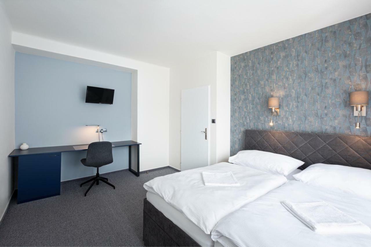 Hotel Trim ปาร์ดูบิตเซ ภายนอก รูปภาพ